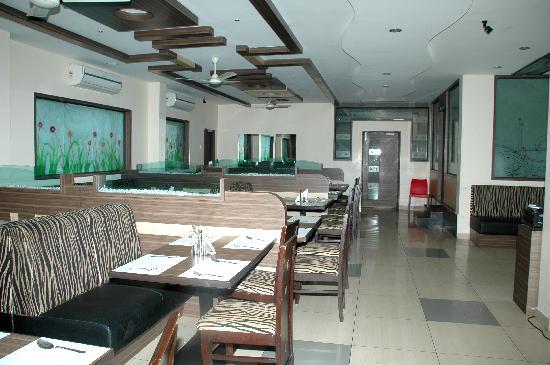 Sri Balaji Family Restaurant serving delicious meals in Nalgonda